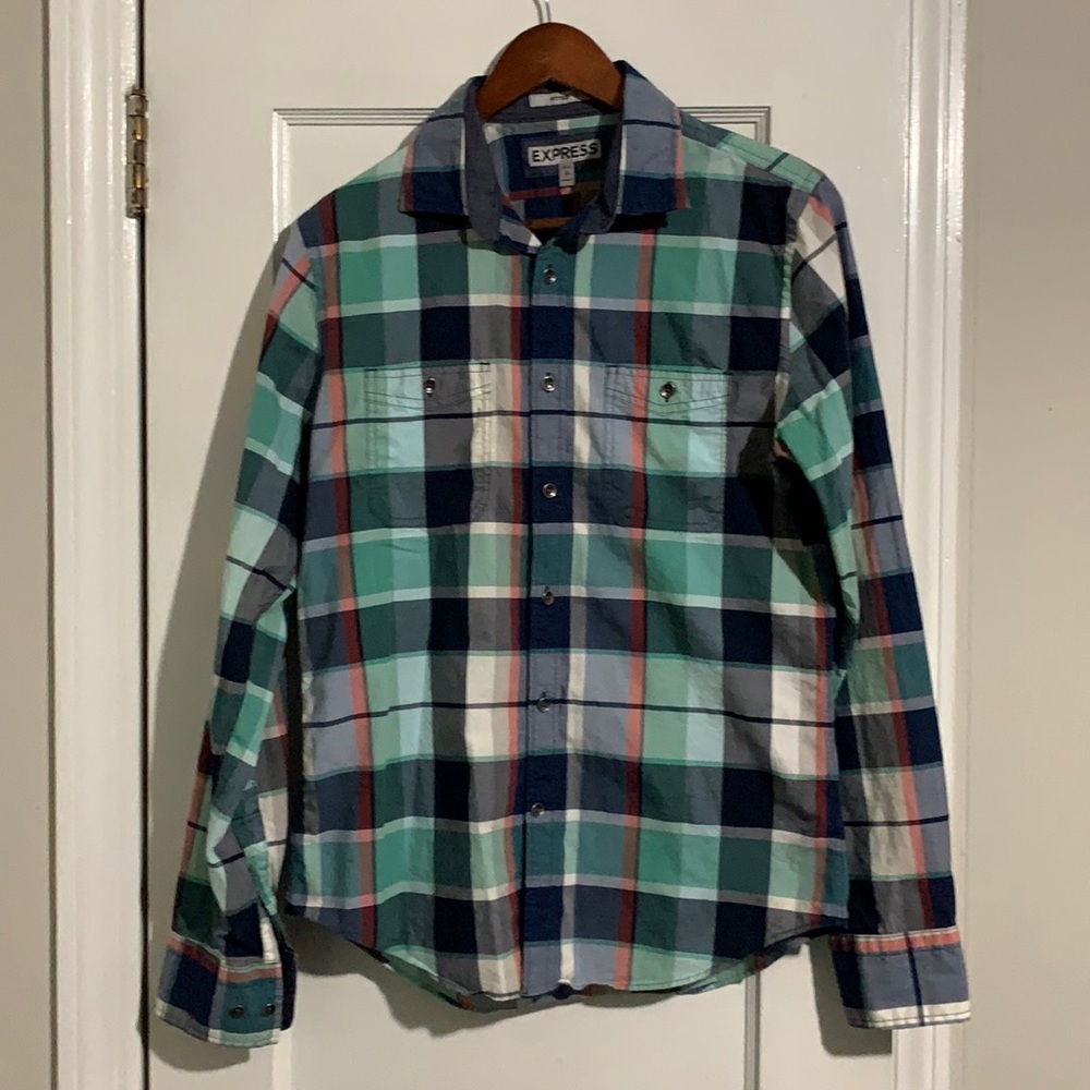 Express Fitted Casual Button Down Shirt. Green